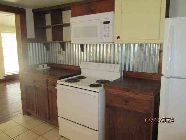 121 N Hamilton St - Photo 6 of 13