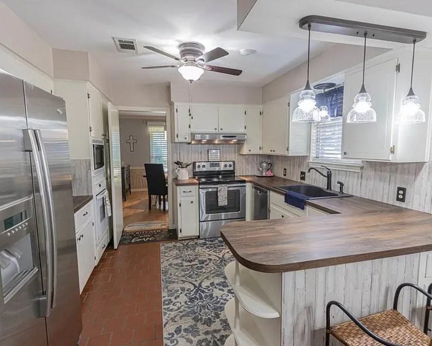 10965 Goodwood Blvd - Photo 3 of 14