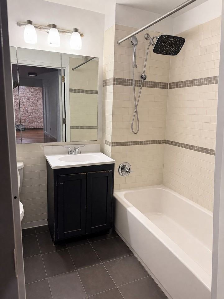 2026 Westchester Ave #2Y - Photo 5 of 6