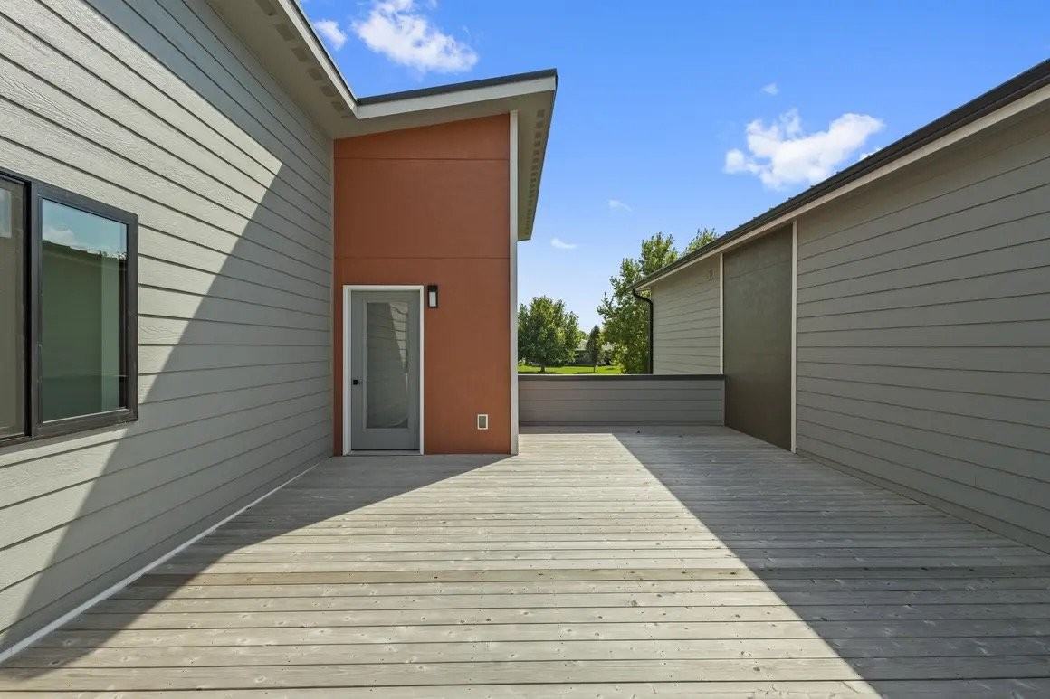4523 68th St - Photo 2 of 20