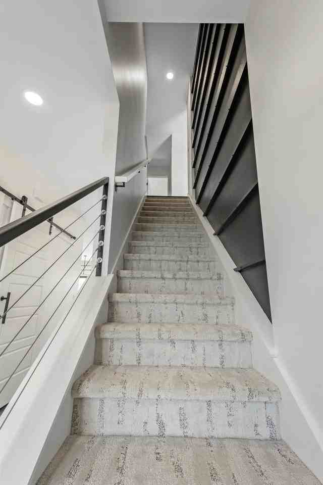 4523 68th St - Photo 5 of 20