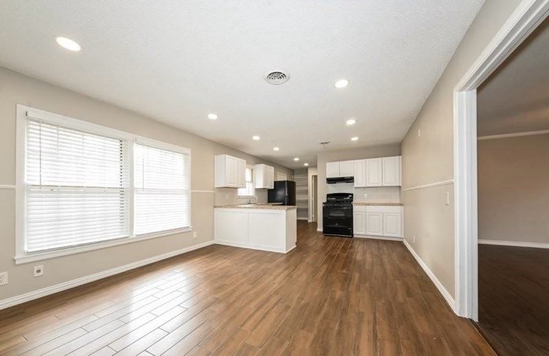 3072 Wallace Wells Ct - Photo 5 of 14
