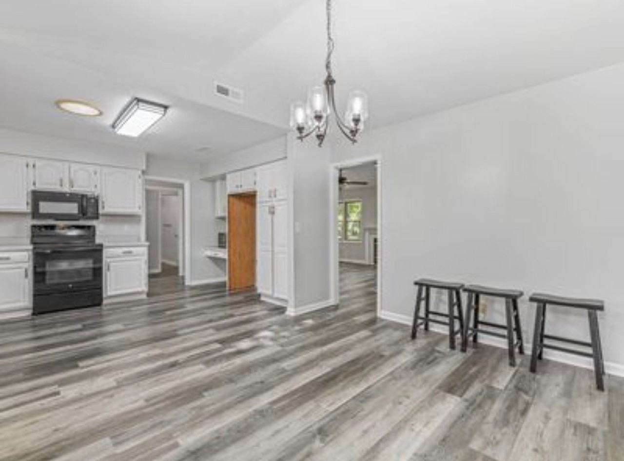400 Killarney Dr - Photo 3 of 8
