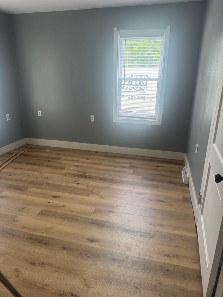 123 N East St - Photo 4 of 8