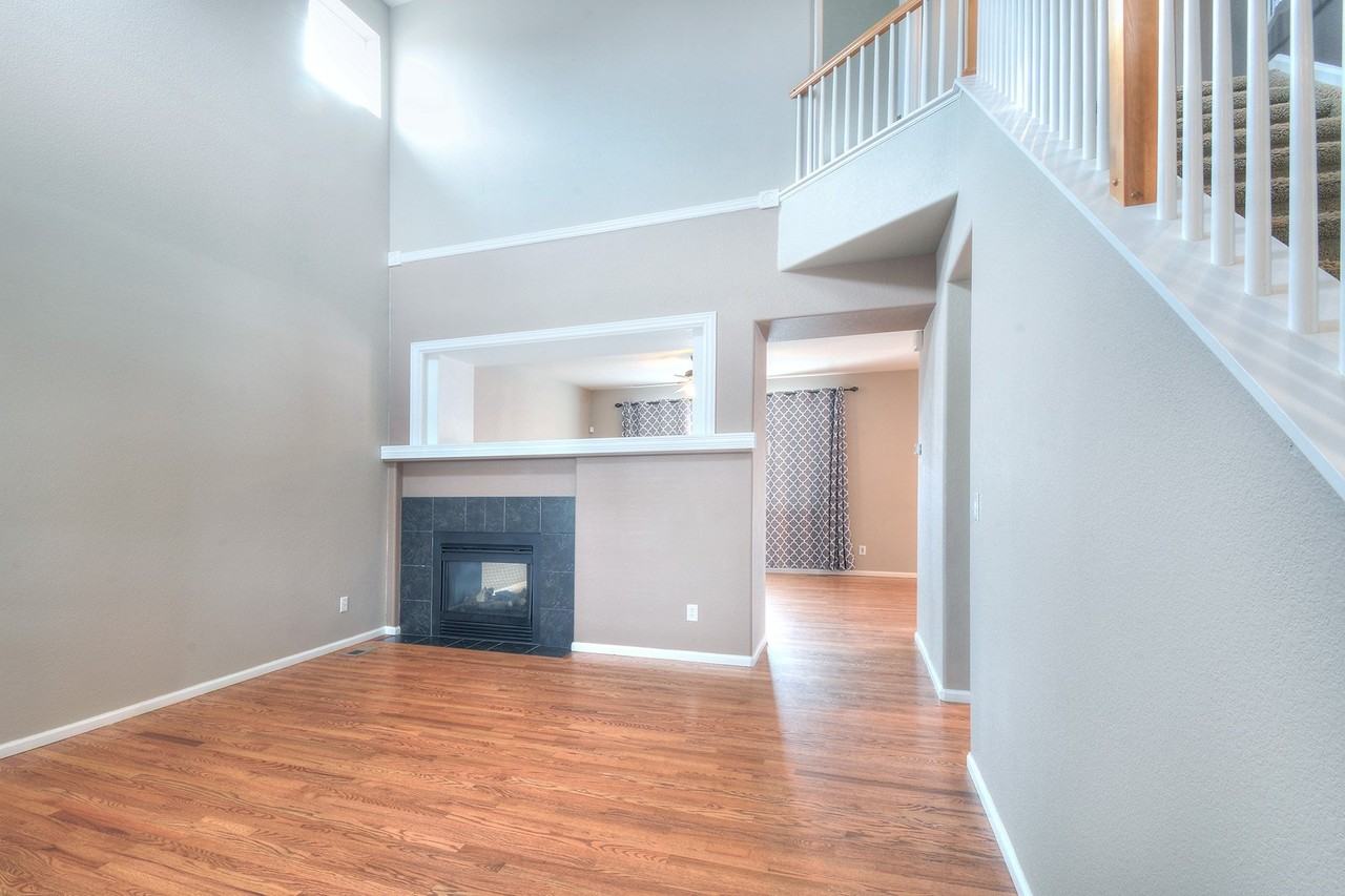 9702 Beryl Dr - Photo 2 of 15