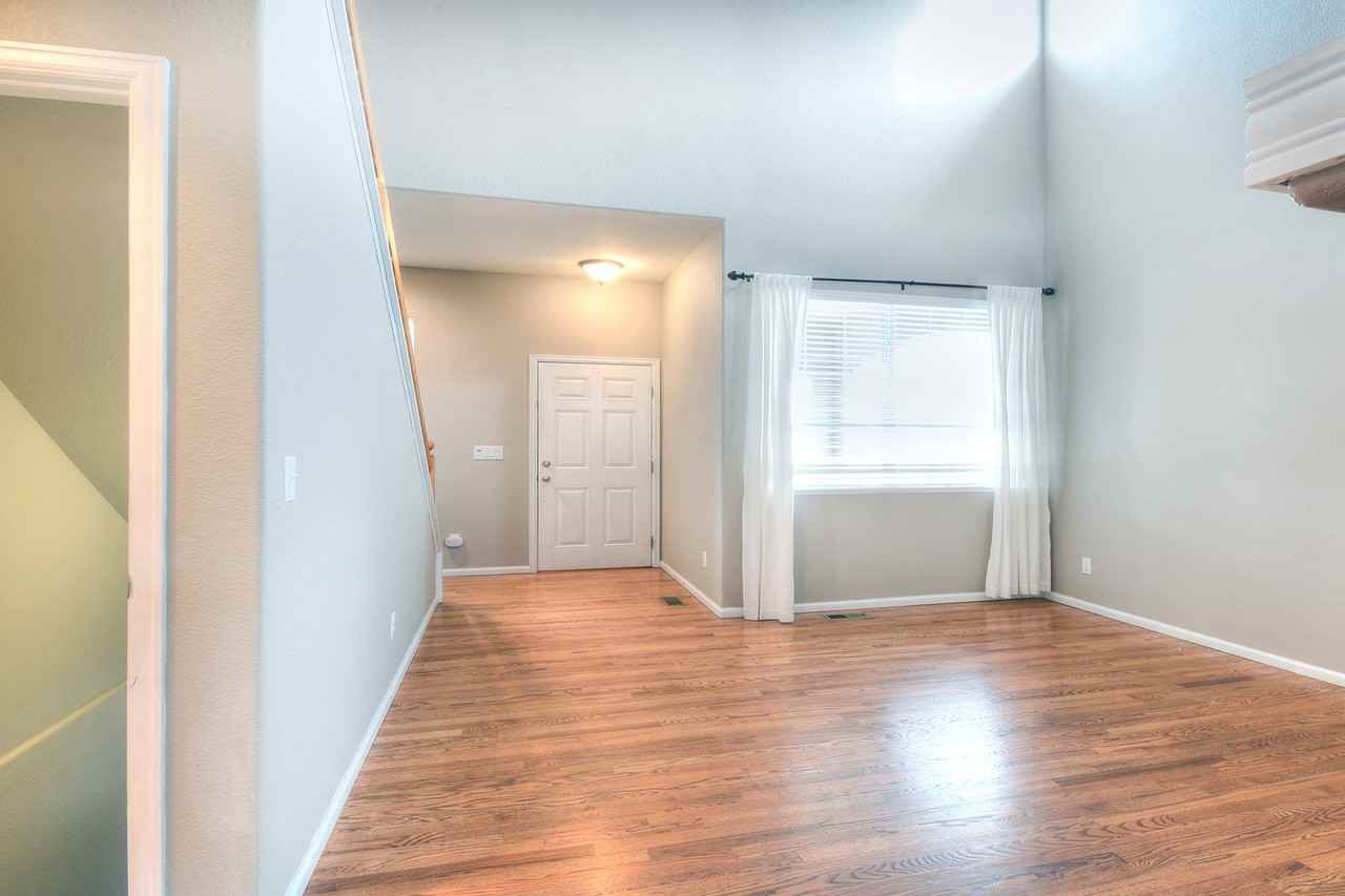 9702 Beryl Dr - Photo 3 of 15