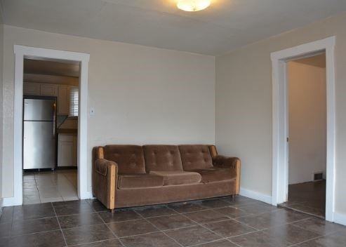 548 E Sutter St - Photo 3 of 7