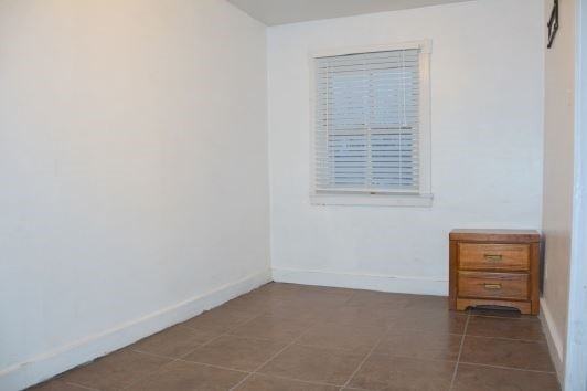 548 E Sutter St - Photo 5 of 7