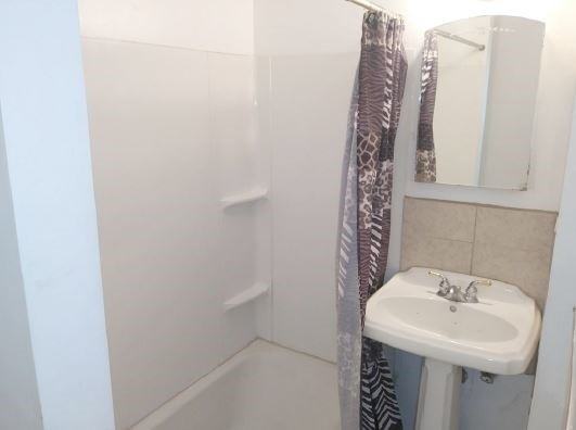 548 E Sutter St - Photo 7 of 7