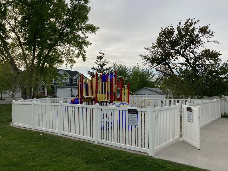 446 E Windy Garden Ln - Photo 3 of 17