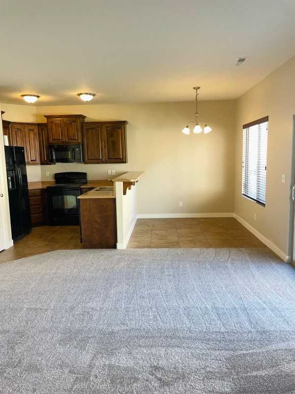 2576 W Cottonwood Dr - Photo 5 of 15