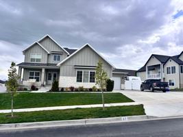 featured image of 67 E Wayside Dr