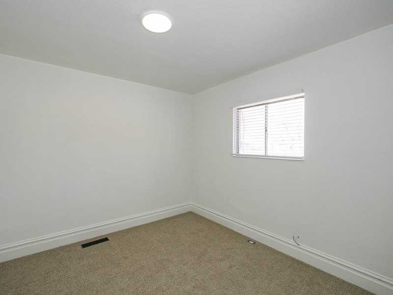 843 W Emeril Ave - Photo 7 of 25