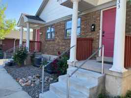 featured image of 333 S Elizabeth St #1