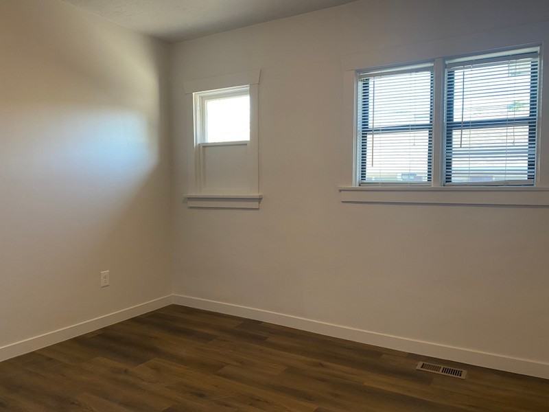 333 S Elizabeth St #1 - Photo 5 of 11