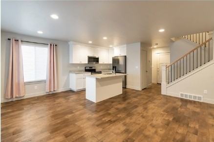 569 Se #3 - Photo 3 of 15