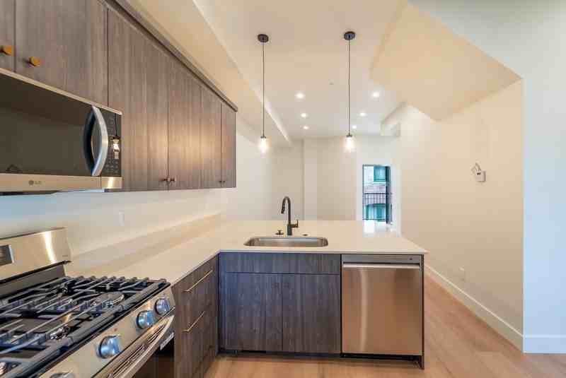 544 Nw #A - Photo 3 of 16