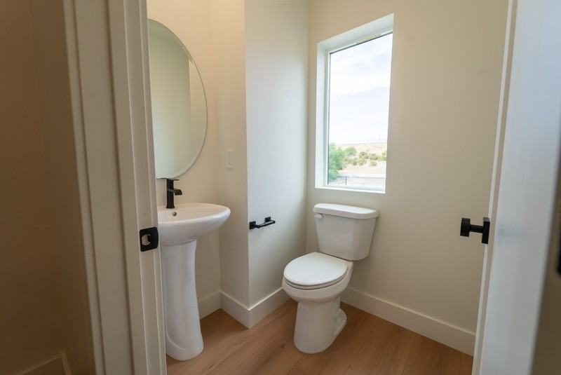 544 Nw #A - Photo 5 of 16