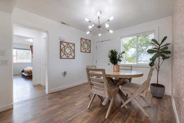 145 W Ct - Photo 3 of 17