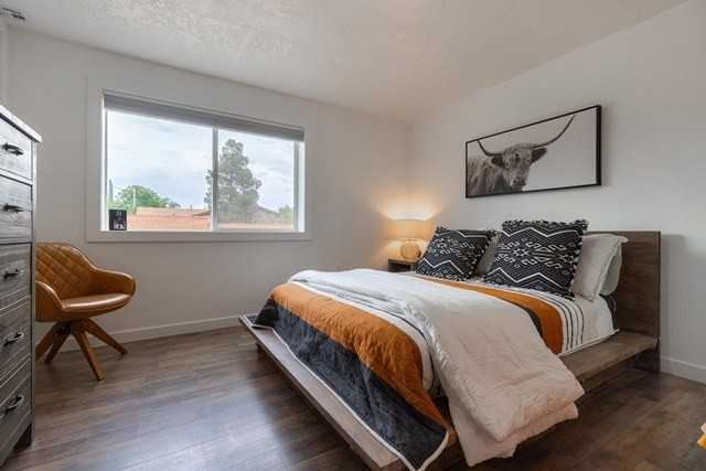 145 W Ct - Photo 7 of 17