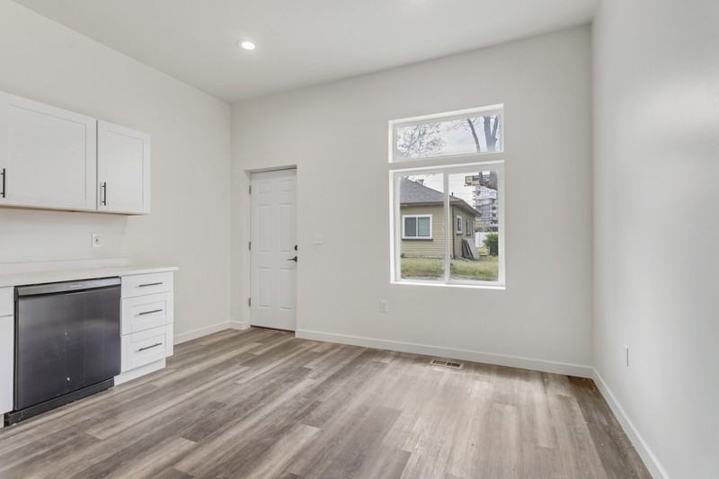 720 W Jackson Ave #1 - Photo 3 of 11