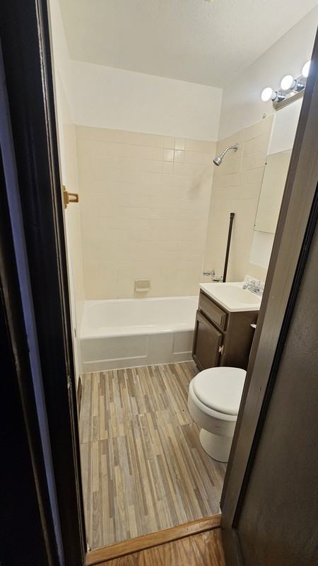 449 21st St #9 - Photo 4 of 7