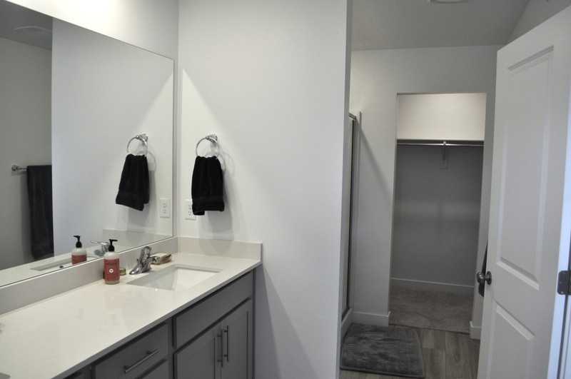 2439 N Canal View Ln - Photo 5 of 17