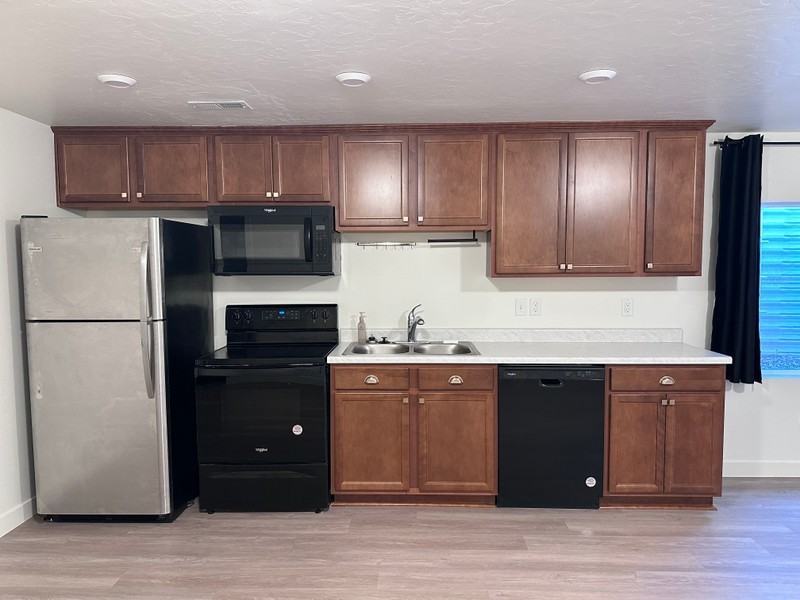 933 E Blackfeet Dr - Photo 3 of 11