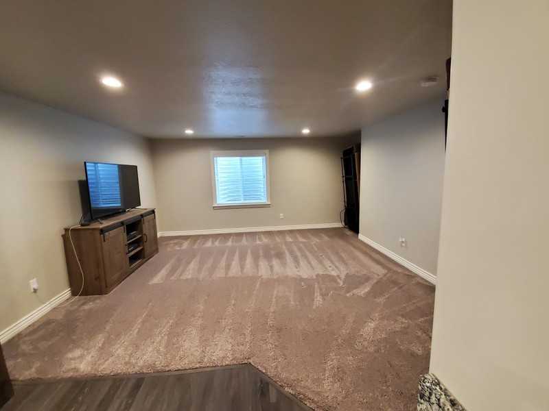 9773 N Bridge St - Photo 7 of 17