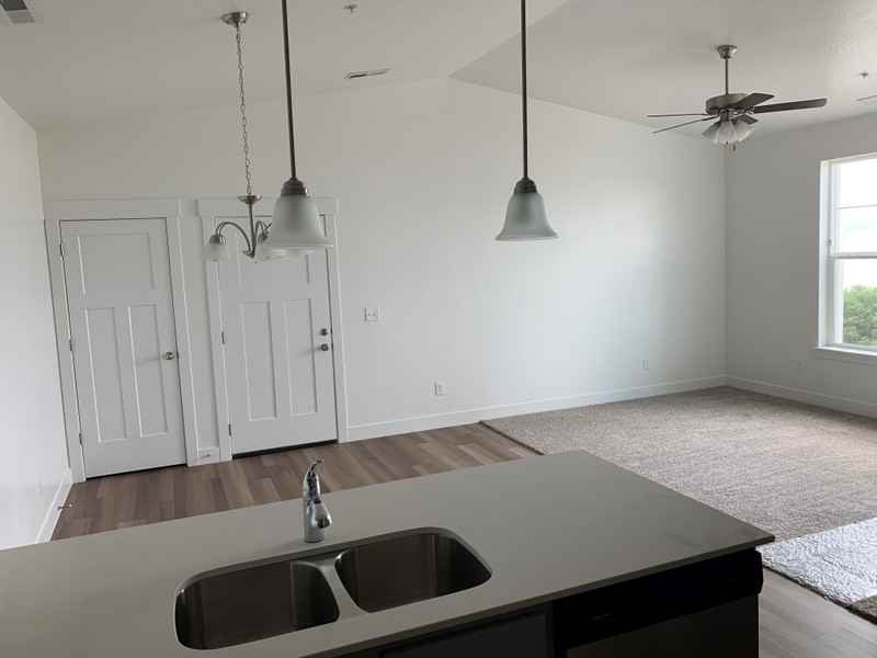 505 Nw #J301 - Photo 4 of 15
