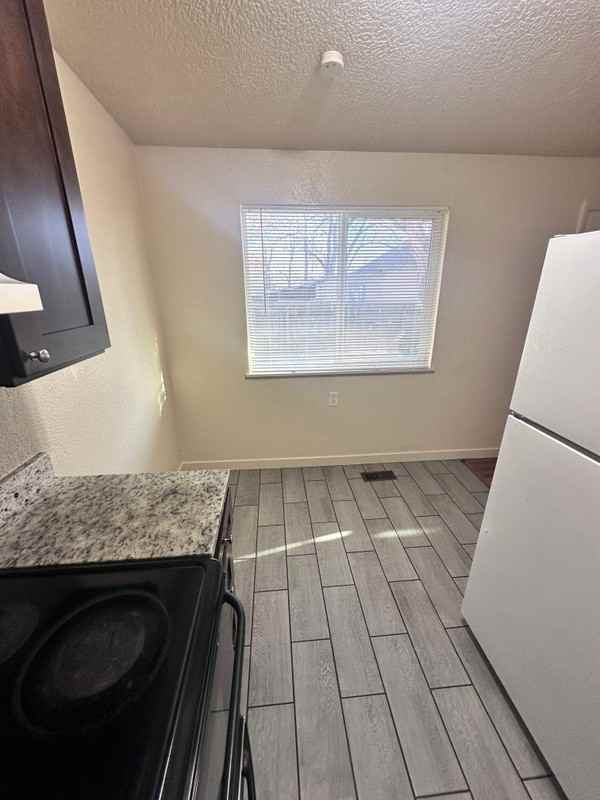 532 N Redwood Rd #1 - Photo 2 of 14