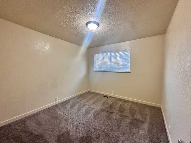 532 N Redwood Rd #1 - Photo 6 of 14