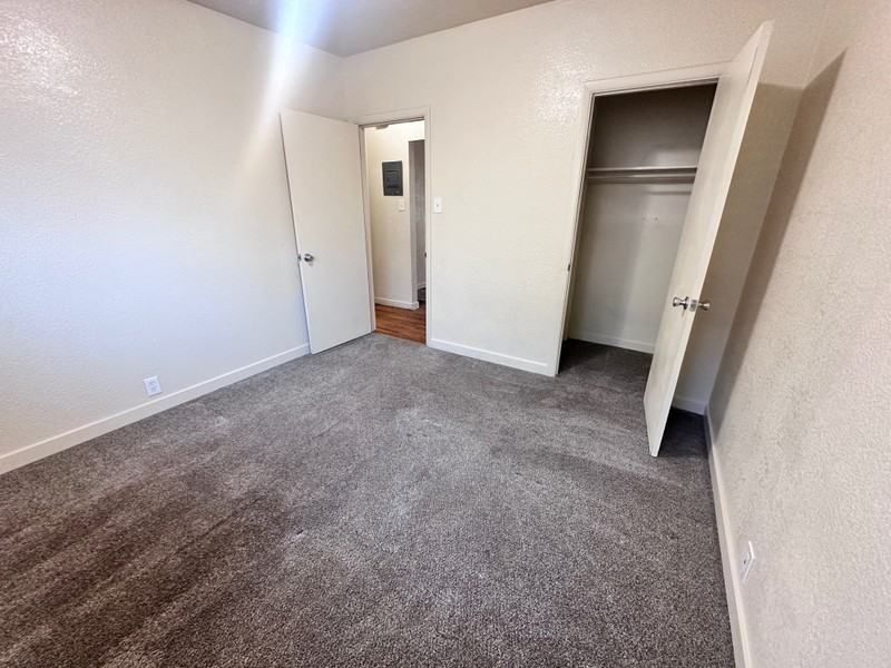532 N Redwood Rd #1 - Photo 7 of 14