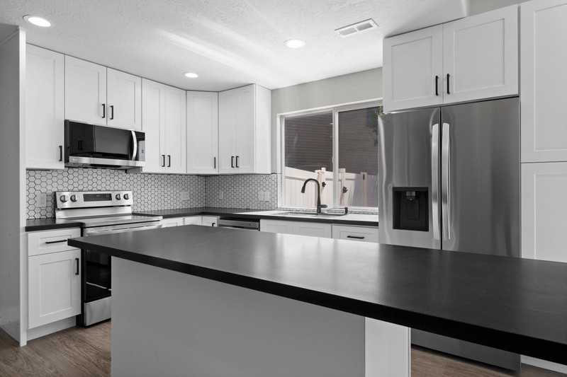 1047 Boston Ct - Photo 4 of 10