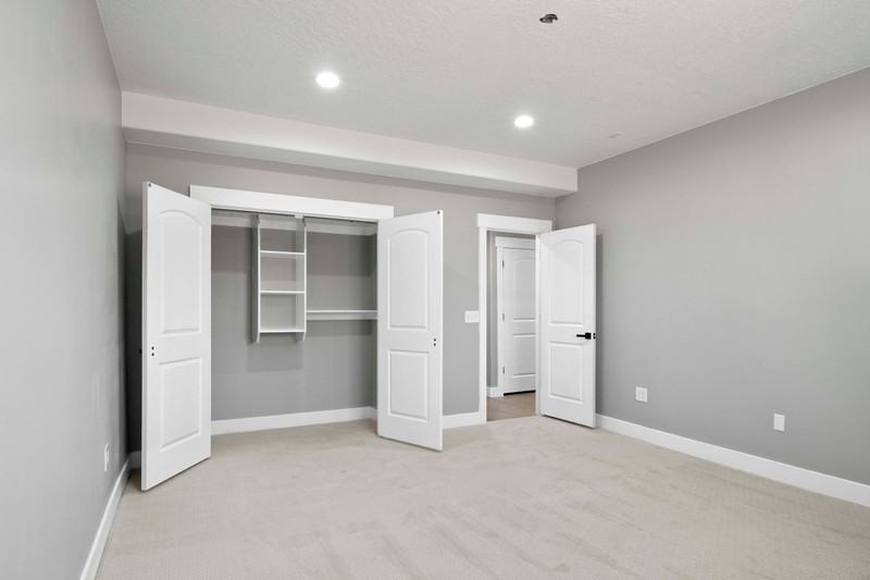 1047 Boston Ct - Photo 7 of 10