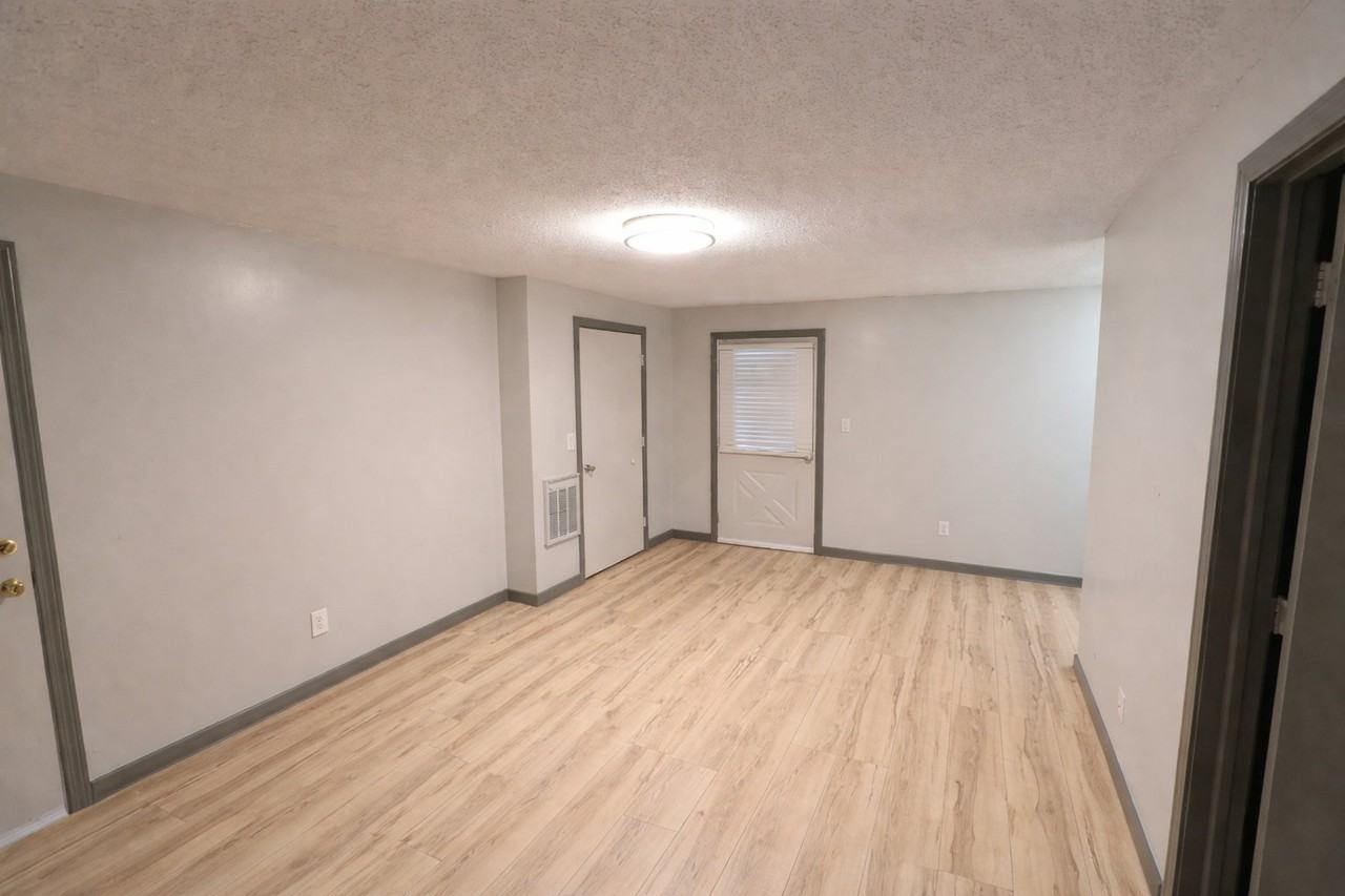 17 Regan St #5B - Photo 5 of 12