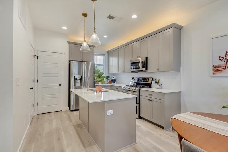 5089 W Rambutan Way - Photo 4 of 30