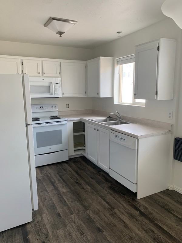 1396 Nw #3 - Photo 3 of 13