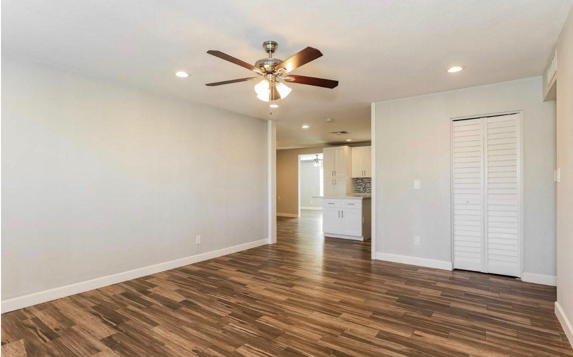 6103 S Parkside Dr ##Il - Photo 2 of 8
