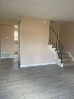 4794 Rossmoor Pl - Photo 3 of 14