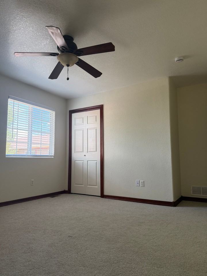 112 8th St - Photo 3 of 4