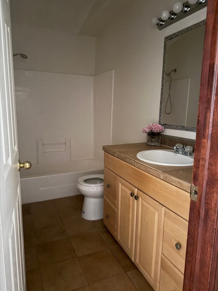112 8th St - Photo 4 of 4