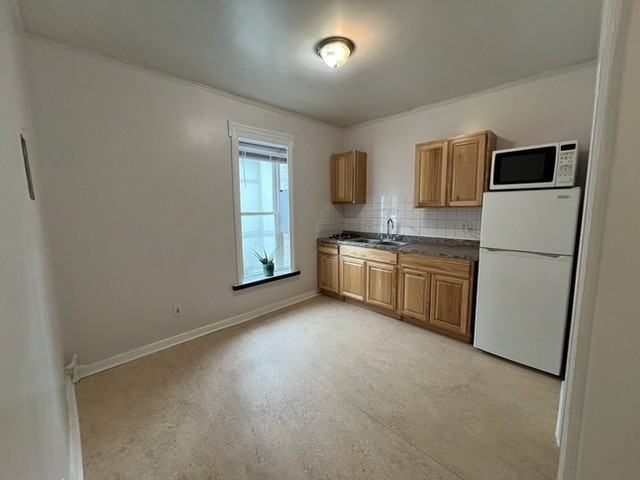 362 E Broadway #2 - Photo 6 of 19