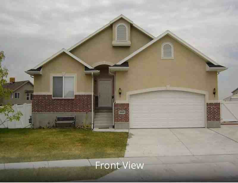 1849 N Stallion Ln