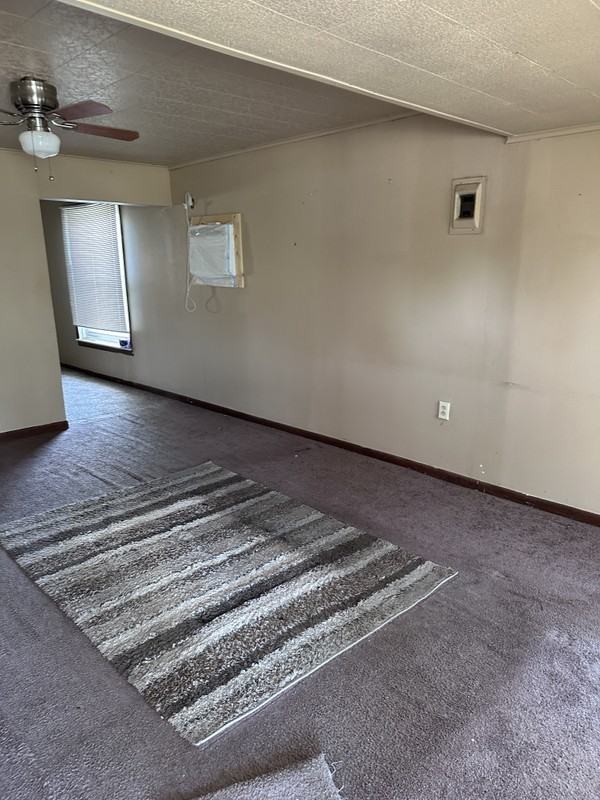 406 S Pine St - Photo 2 of 12