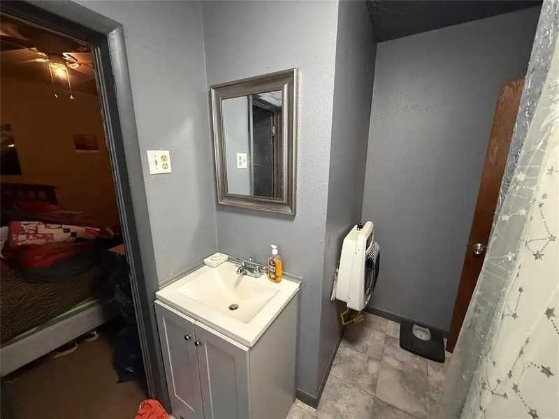 406 S Pine St - Photo 6 of 12
