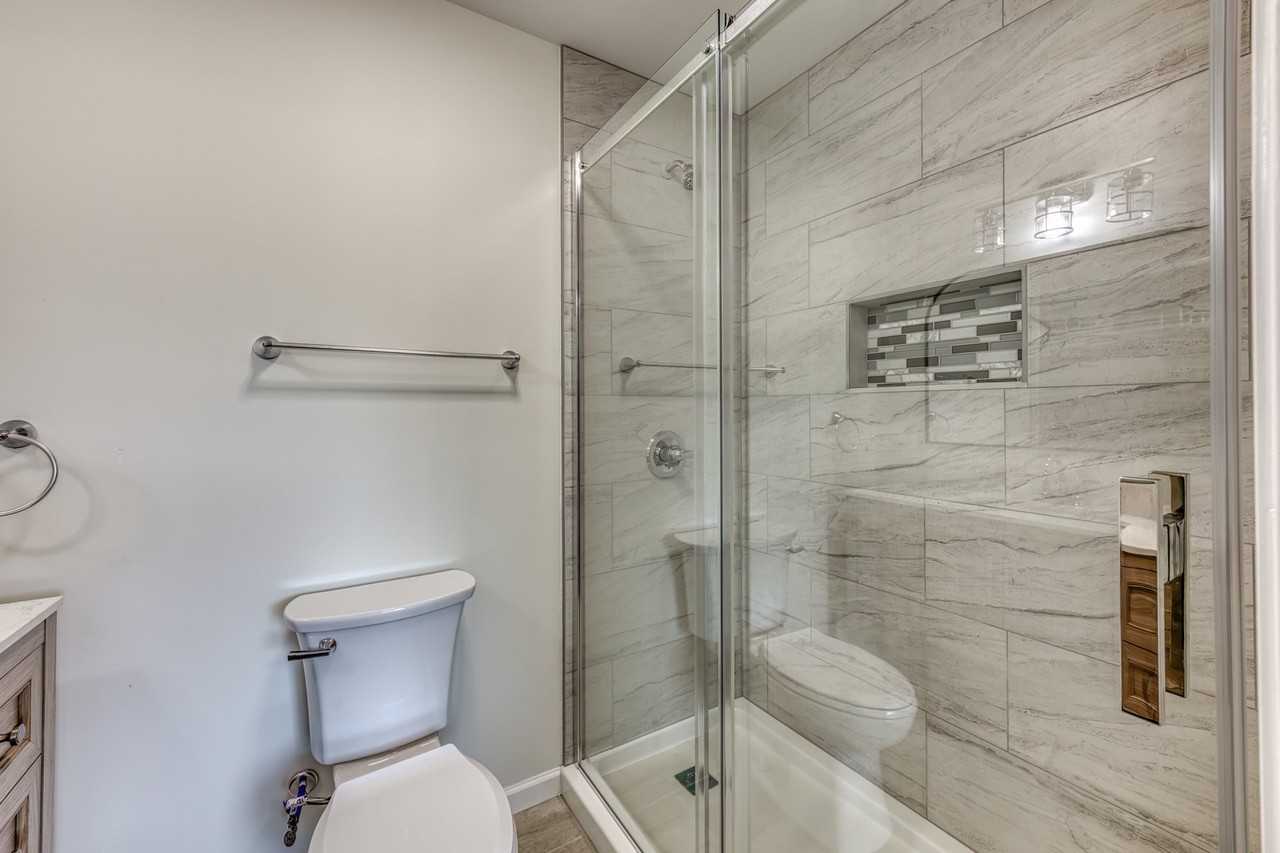 107 Bettie St - Photo 4 of 19
