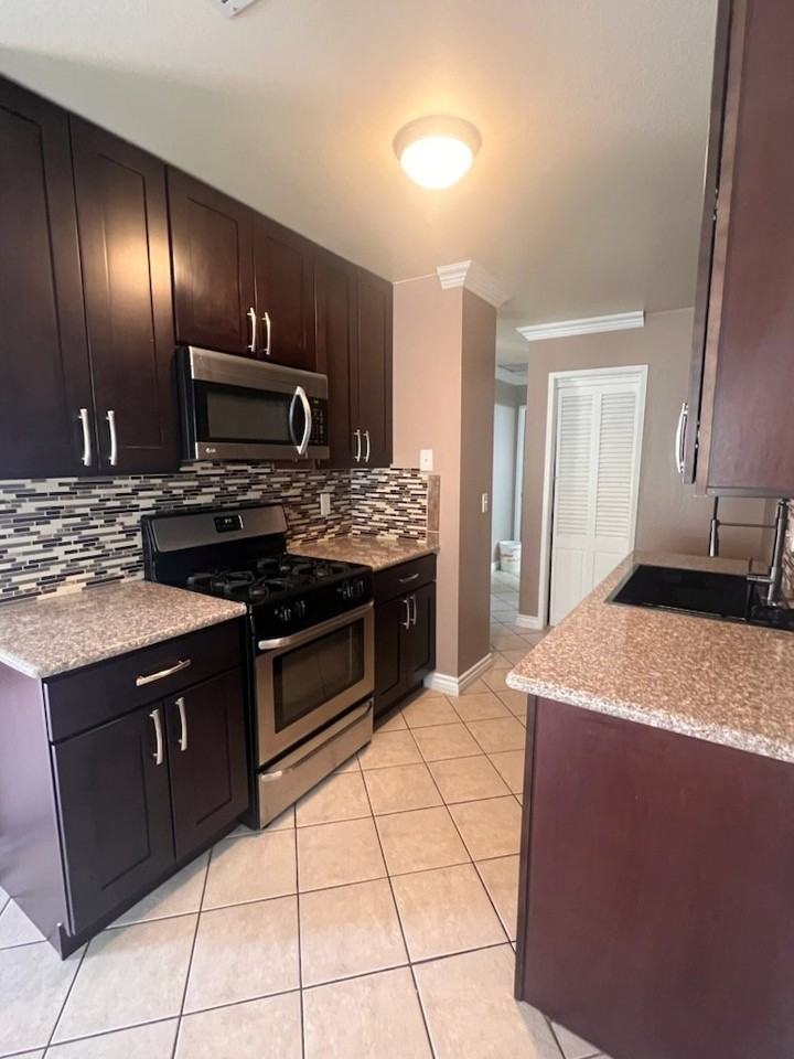1116 N Barston Ave - Photo 5 of 13