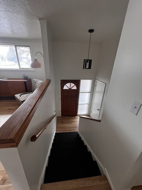 1291 E St - Photo 3 of 33
