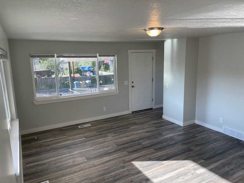 341 E Blaine Ave #1 - Photo 2 of 10